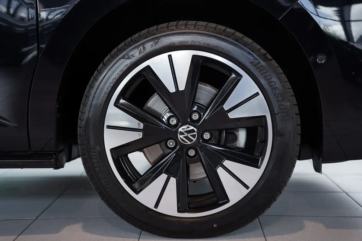 Volkswagen Multivan VII T7 2.0 TDI 150ch Style Long DSG7/7places/VO Allemand/Malus 8000e