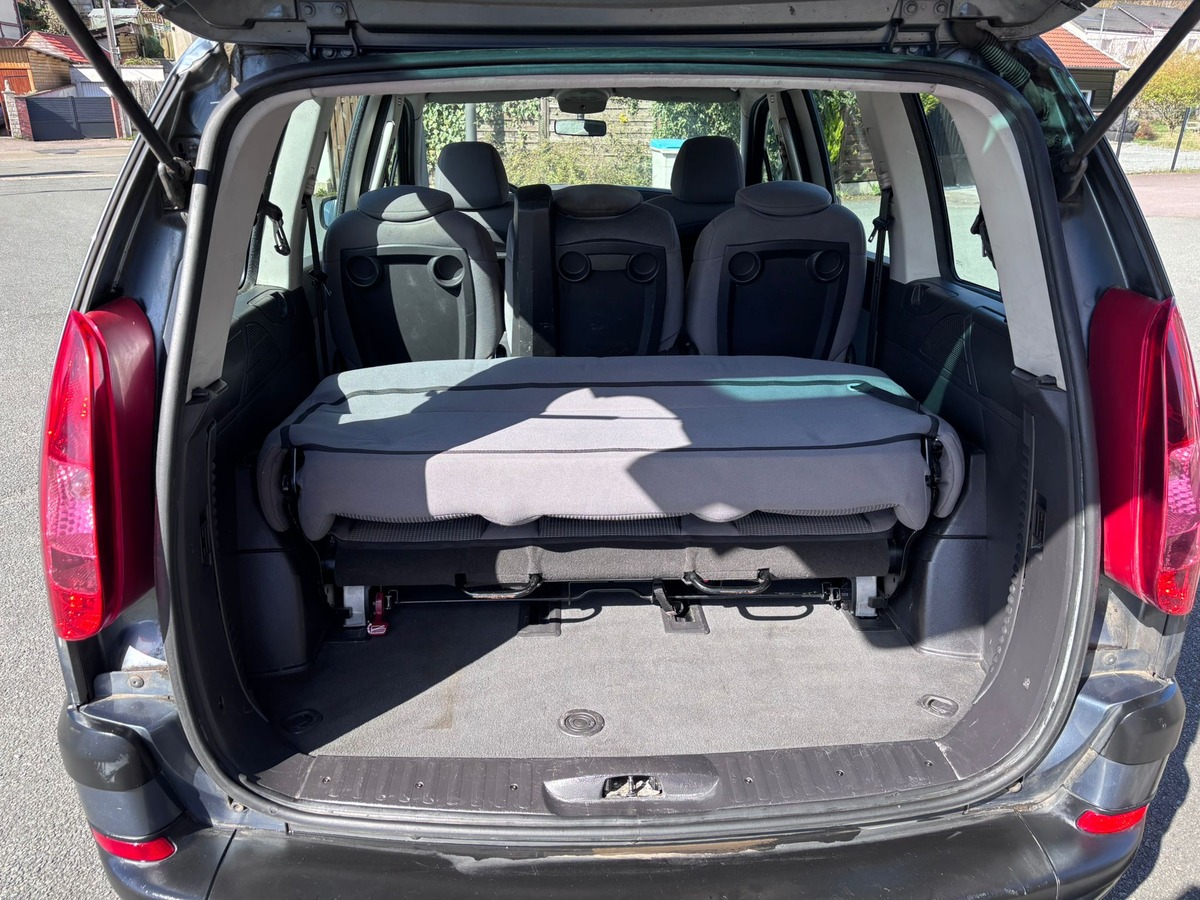 Peugeot 807 8 places 2.0 HDi 120 Confort - Distribution neuve - Attelage - Garantie