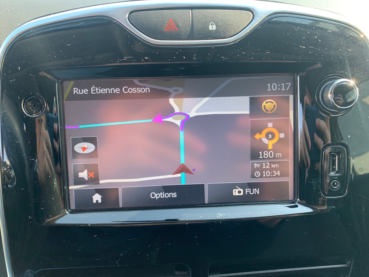 RENAULT Clio IV 75 chevaux | Limited | Caméra de recul | GPS | Bluetooth | Régulateur de vitesse