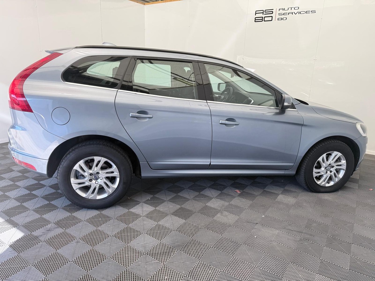 Volvo XC60 D3 150 CV BVA MOMENTUM GEARTRONIC