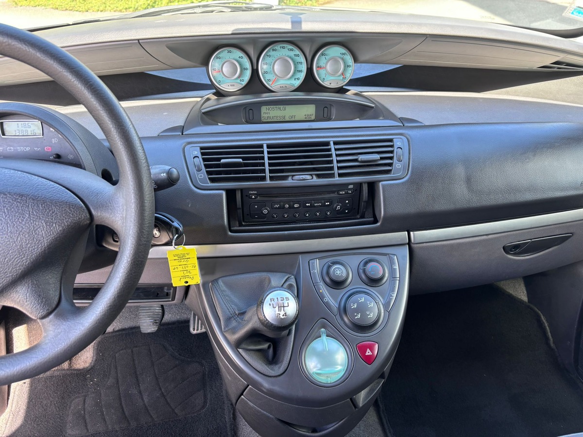 Peugeot 807 7 places 2.0 HDi 110 Confort - Distribution neuve - Garantie