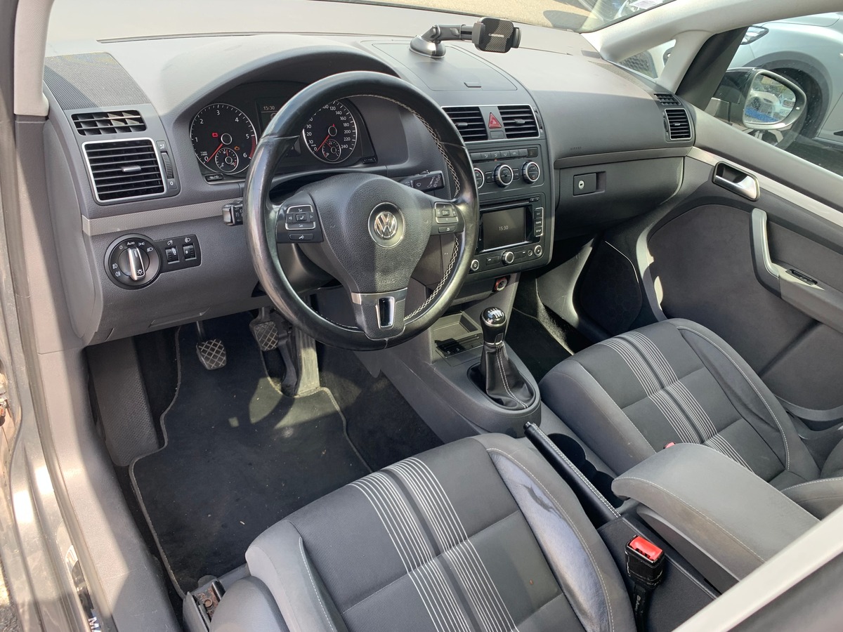 Volkswagen Touran 105 | Match | 7 Places | GPS | Régulateur vitesse | Bluetooth | Toit panoramique