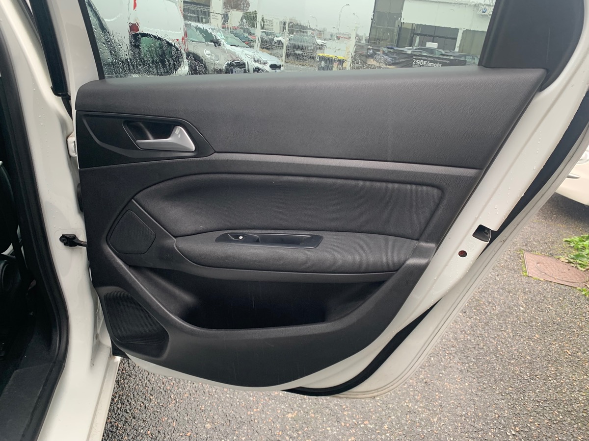 Peugeot 308 SW 130 ch | Allure | Régulateur vitesse | Mirror Screen | Attelage | Radars stationnement