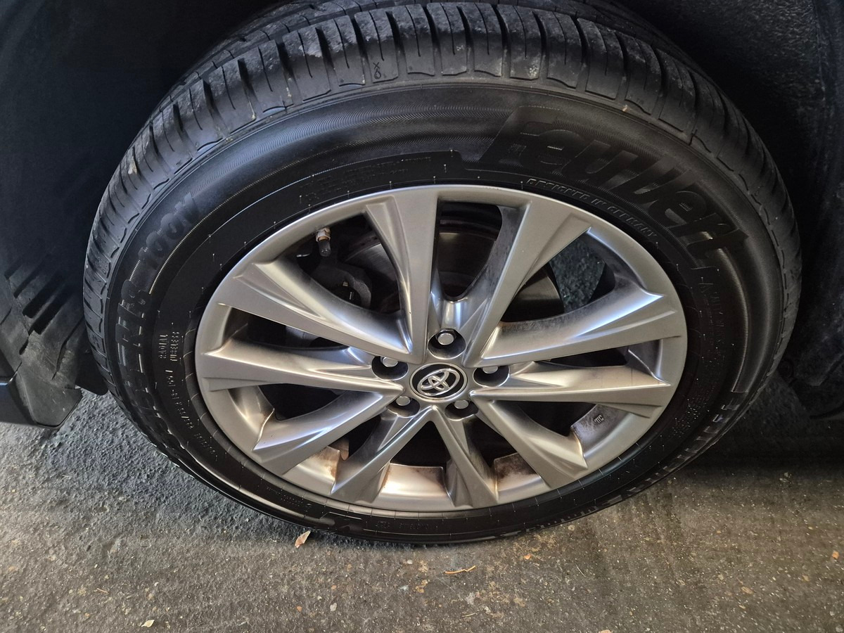 Toyota RAV4 2.0 D4D 2WD 143CV PACK LOUNGE Bien équipé (en préparation)