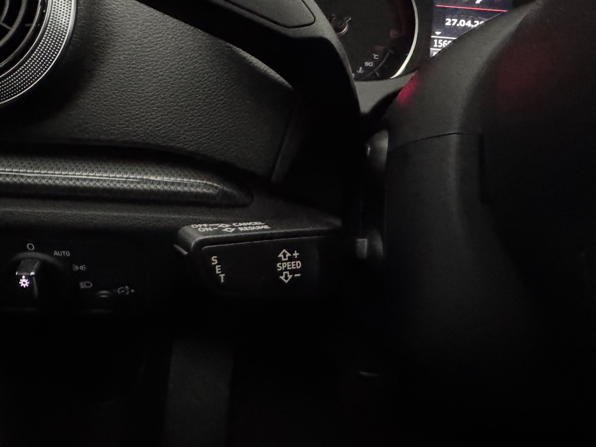 Audi A3 1.6 tdi S tronic / Xénons / Radar de stationnement Av Ar