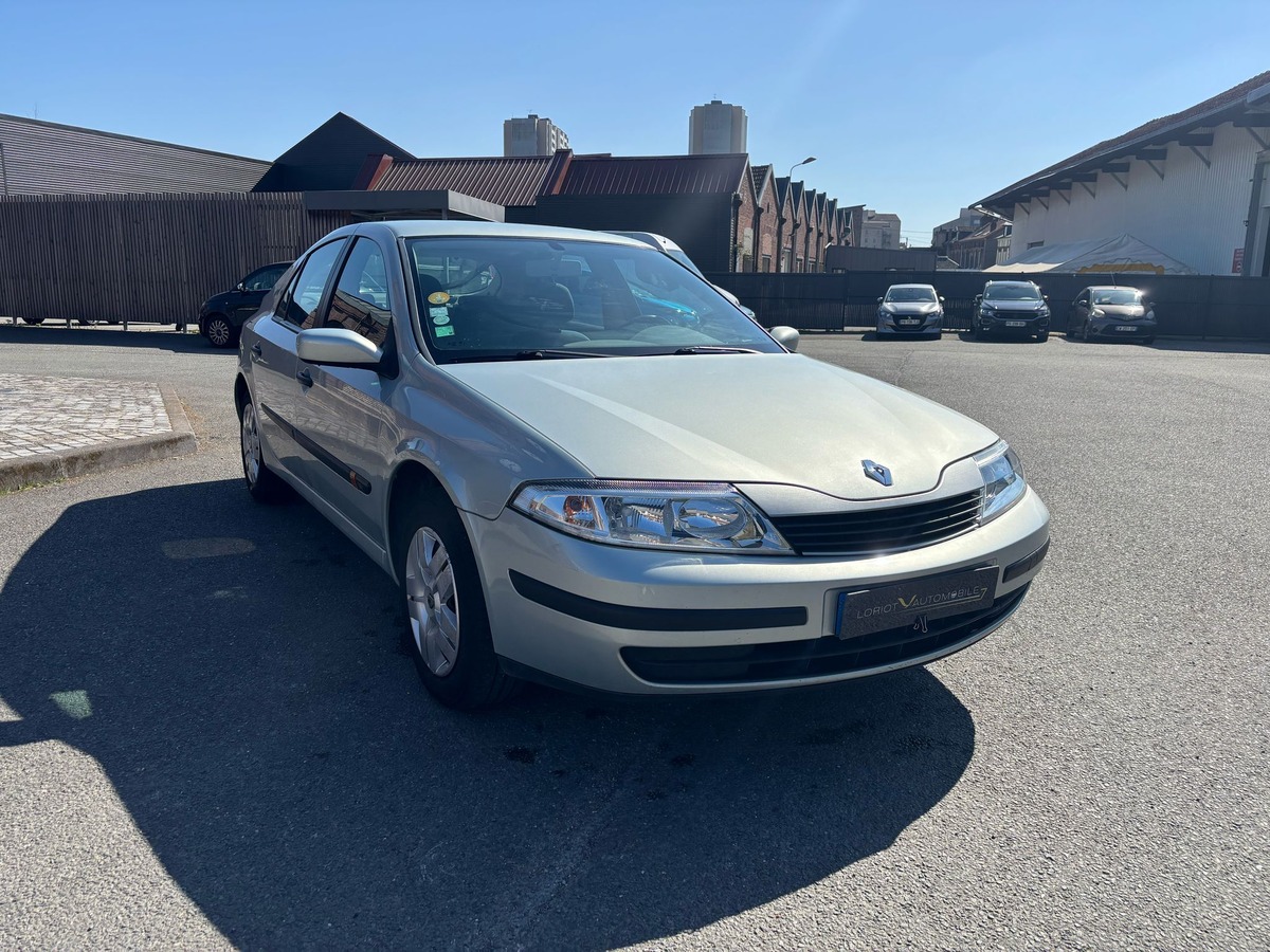 RENAULT Laguna II 1.6 107 - Finition Authentique - Garantie - Distribution neuve - Attelage