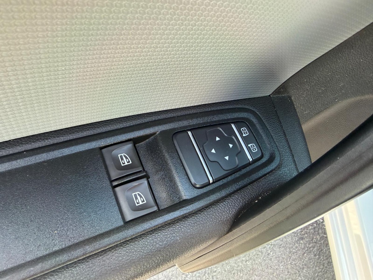 RENAULT Kangoo 1.3 TCE 130ch BVM Caméra / Galerie / Porte latérale
