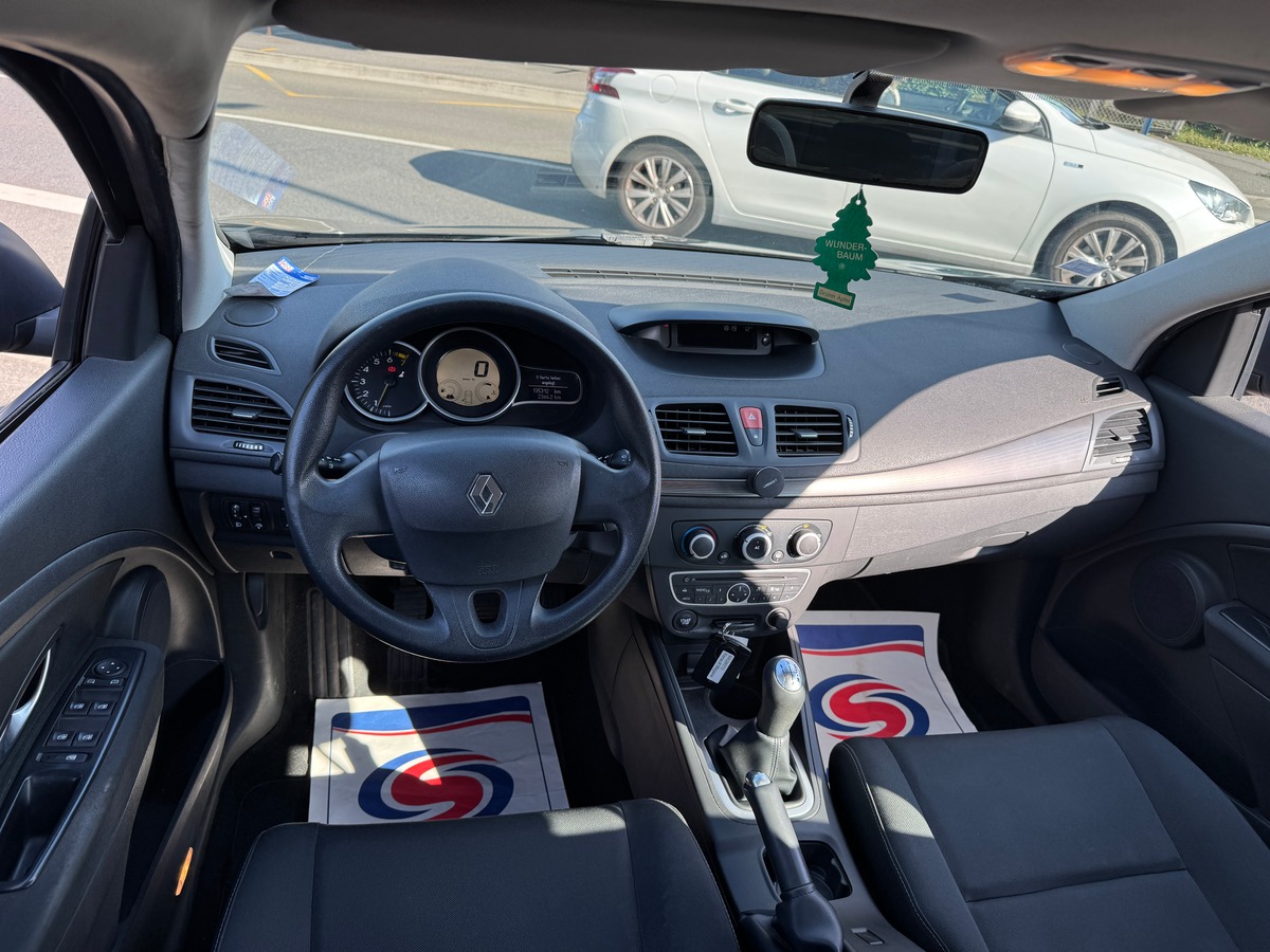 RENAULT Megane 1.6i 100 EXPRESSION