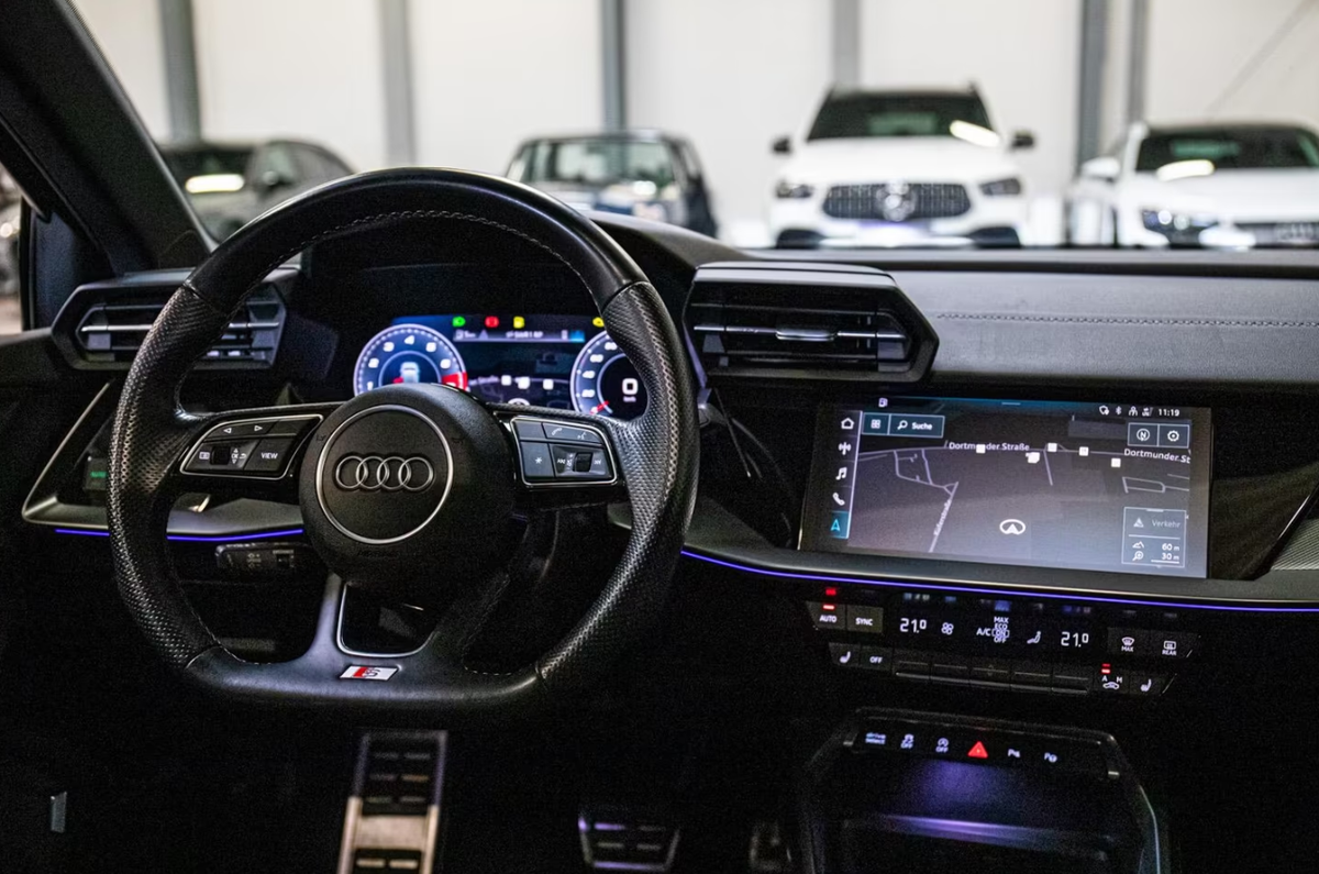 Audi S3 Berline IV 2.0 TFSI 310ch quattro S tronic 7 Bang&Olufsen Toit ouvrant Feux matrix