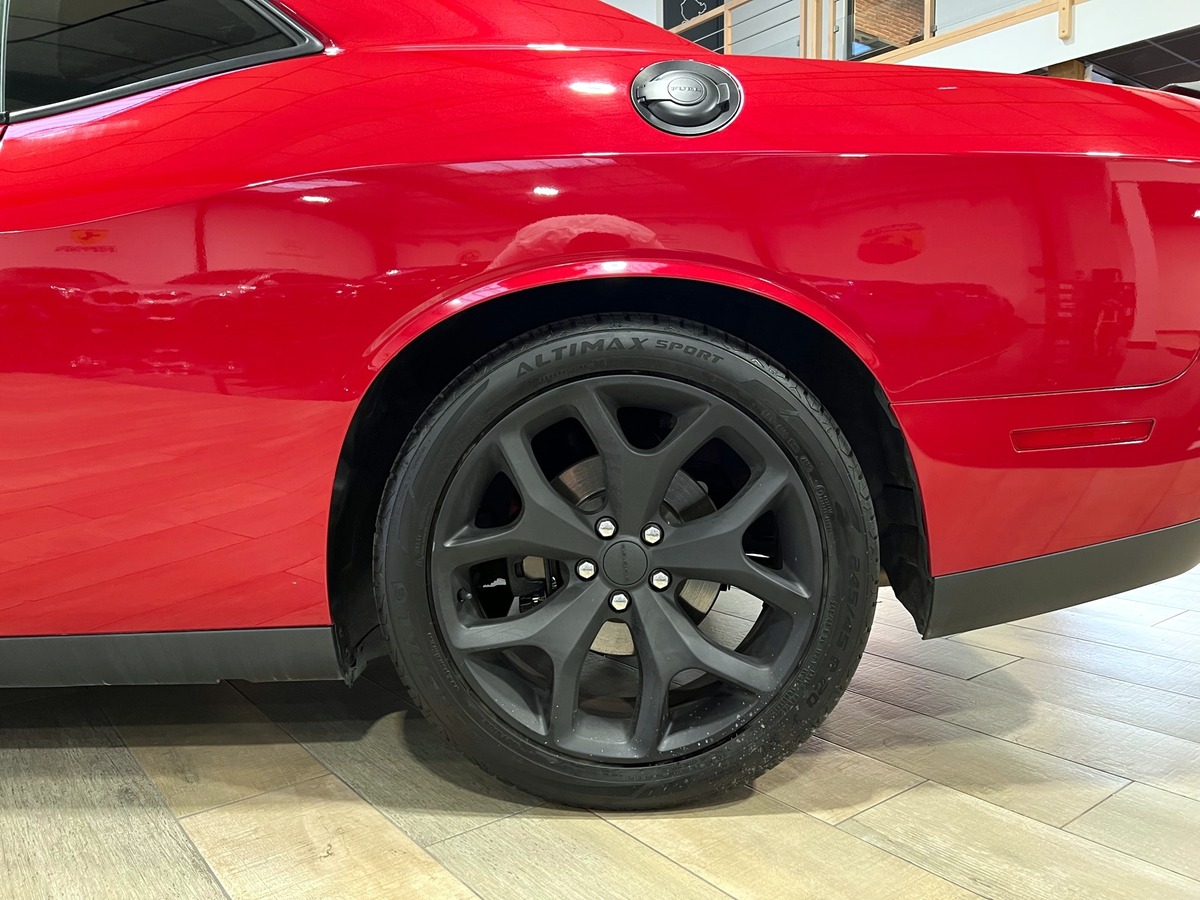 Dodge Challenger V8 HEMI 5.7 371  R/T PLUS TO