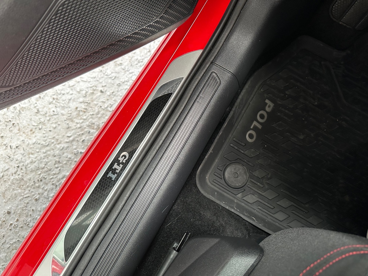 Volkswagen Polo VI GTI 2.0 TSI 200cv DSG6