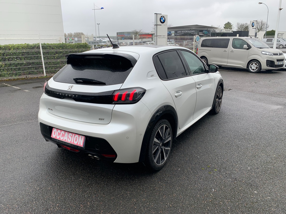 Peugeot 208 130 | GT | Toit panoramique | Caméra recul | Avertisseur angles morts | Apple car play