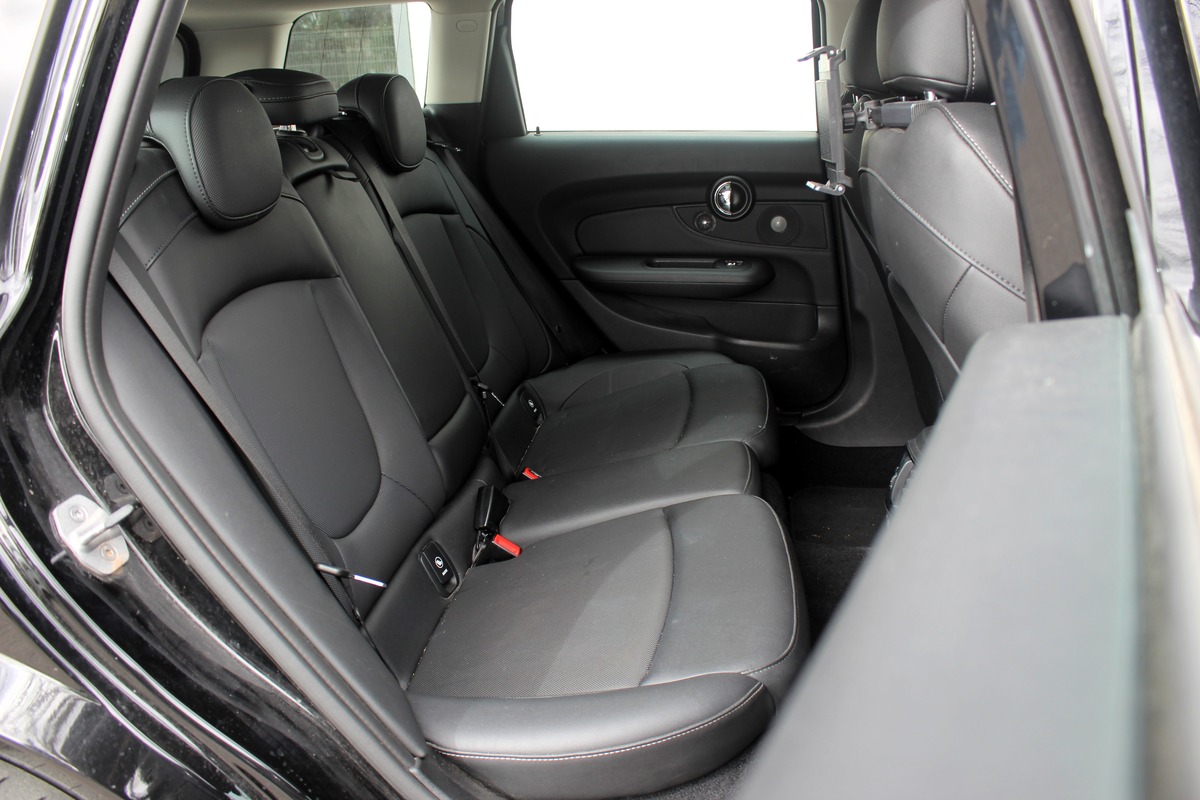 Mini Clubman III (F54) (2) 1.5 COOPER 136 ch EDITION PREMIUM PLUS BVA7 + TOIT OUVRANT + CARPLAY