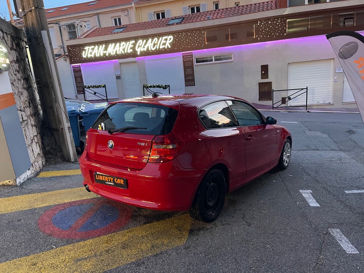 Bmw Série 1 116 i 122 CV / KM réel / Toit Ouvrant / Clim / sièges Chauffants / Radar