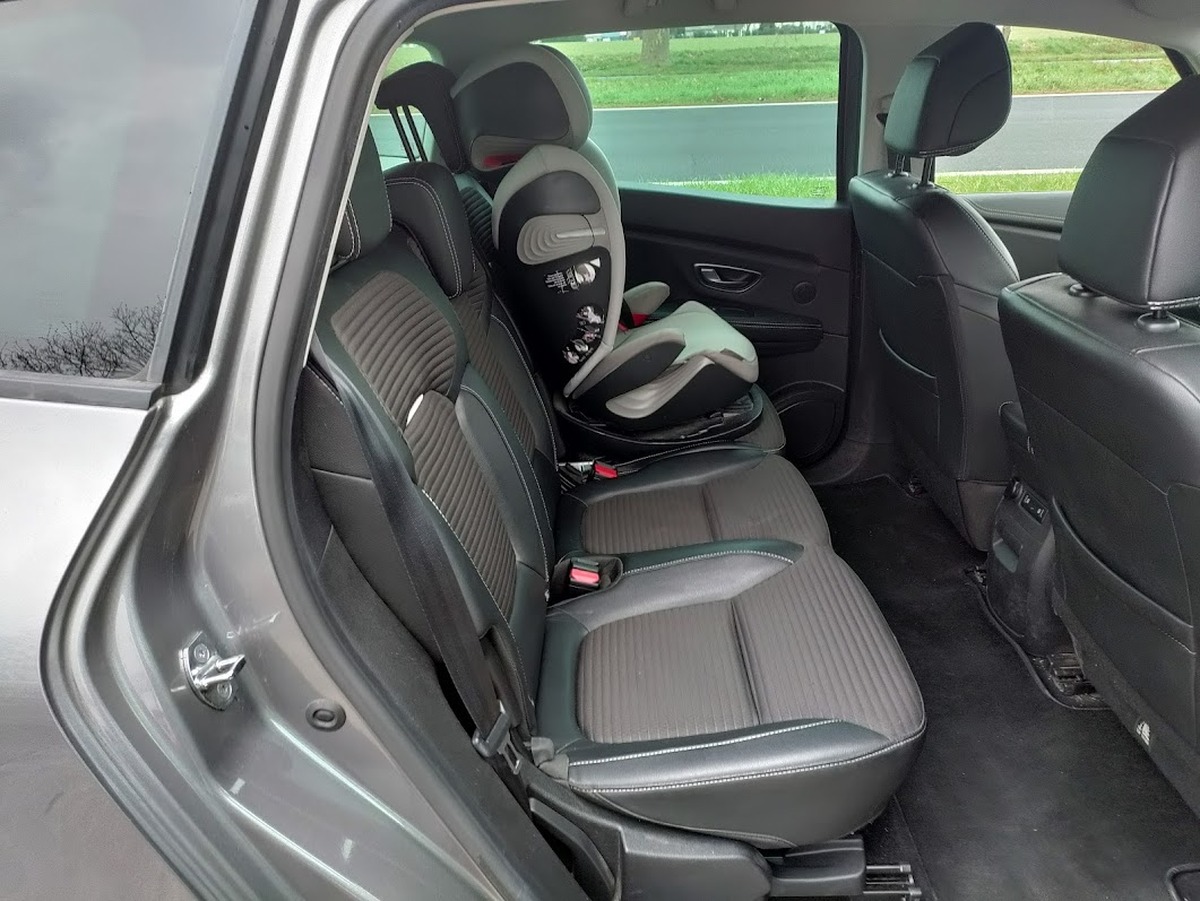 RENAULT Grand Scenic IV 1.7 Blue dCi 150 Business Intens 7 PLACES