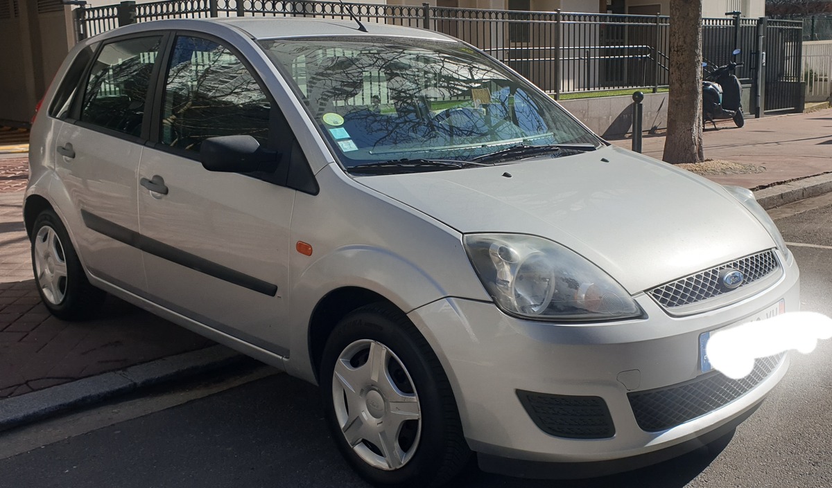 Ford Fiesta Fiesta 4 Senso 1.2 75CV phase 2 CT ok et révisé
