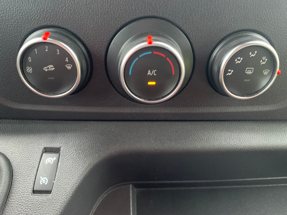 RENAULT Master 180 | L1 H1 | Première MAIN | TVA Récupérable | GRAND CONFORT | Caméra | Attelage