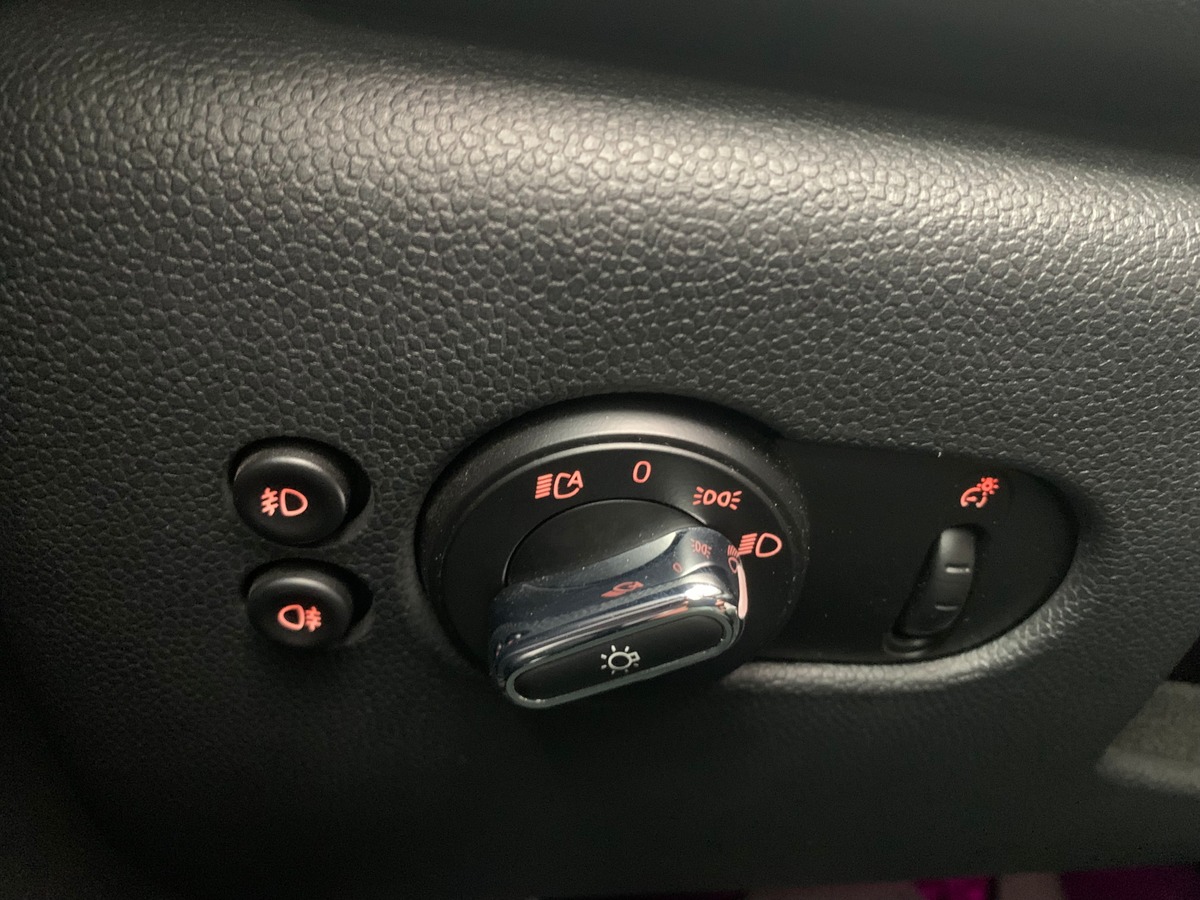 Mini Minicooper 136 chevaux | Chili | Pack Connected Navigation | Volant Sport gainé cuir MINI Yours