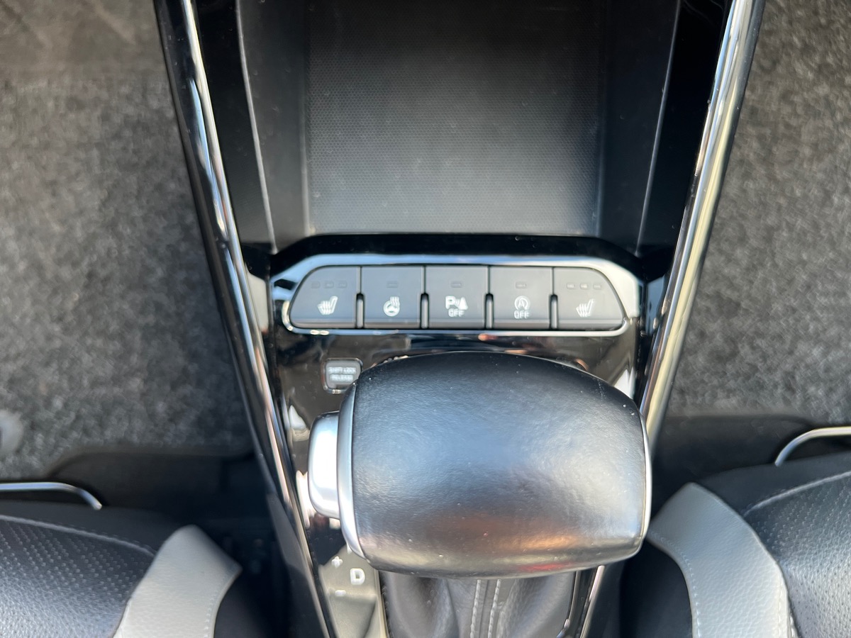 Kia Stonic Premium T-GDI 120cv DCT7, SUIVI COMPLET KIA, SIEGES CHAUFFANTS, CARPLAY