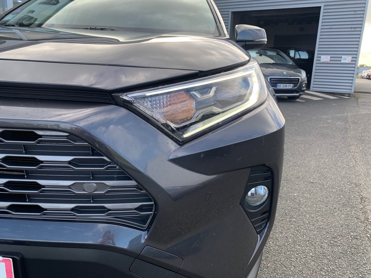 Toyota RAV4 222 ch | AWD | Lounge | Caméra vue 360° | Cuir | Régulateur de vitesse adaptatif