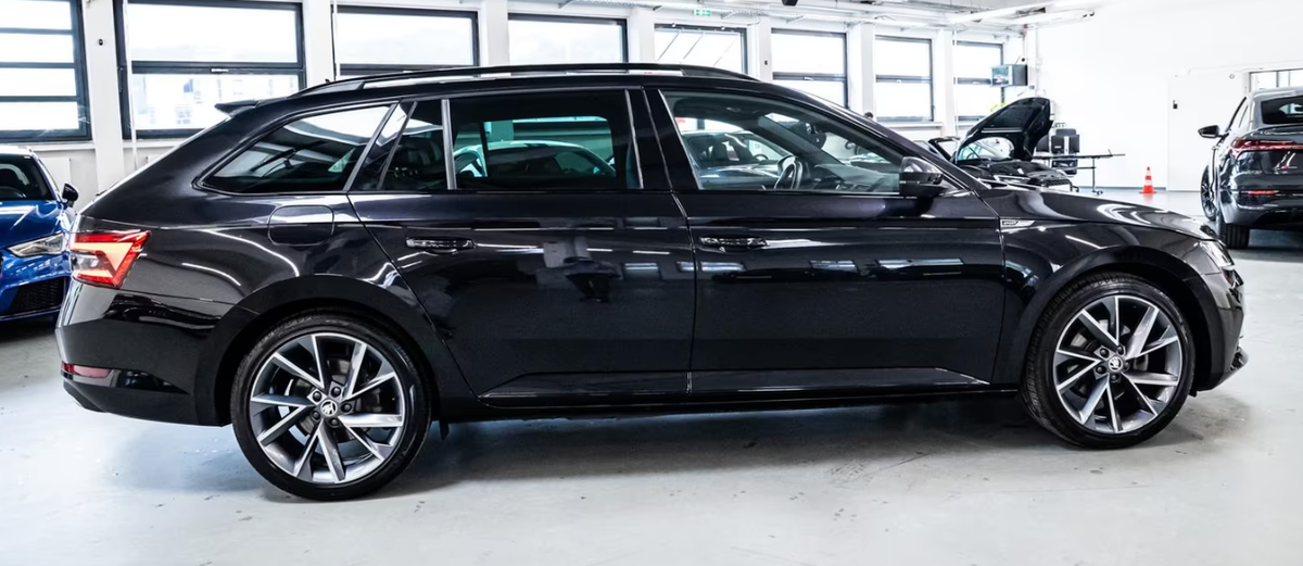 Skoda Superb Combi Hybride 1.4 TSI PHEV 218ch Sportline DSG6 Toit ouvrant Audio Canton
