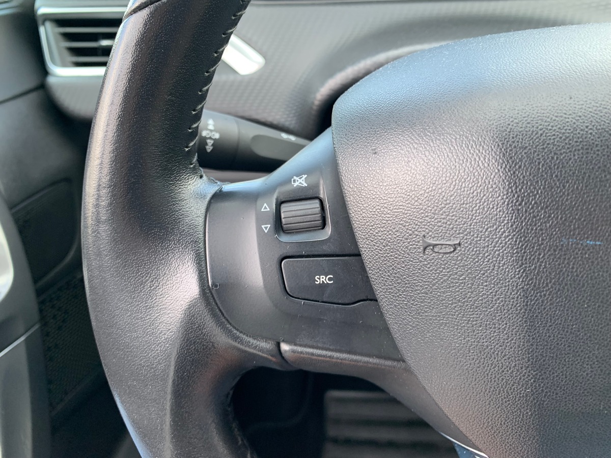 Peugeot 2008 82 ch | Active | Apple car play Android auto | Régulateur de vitesse | Pack Urbain