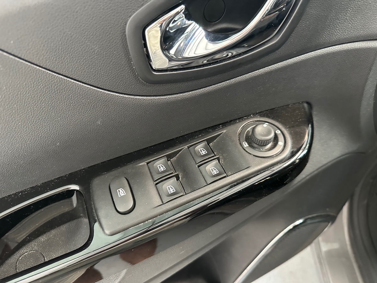 RENAULT Captur 1.2 TCE 120 ENERGY INTENS EDC