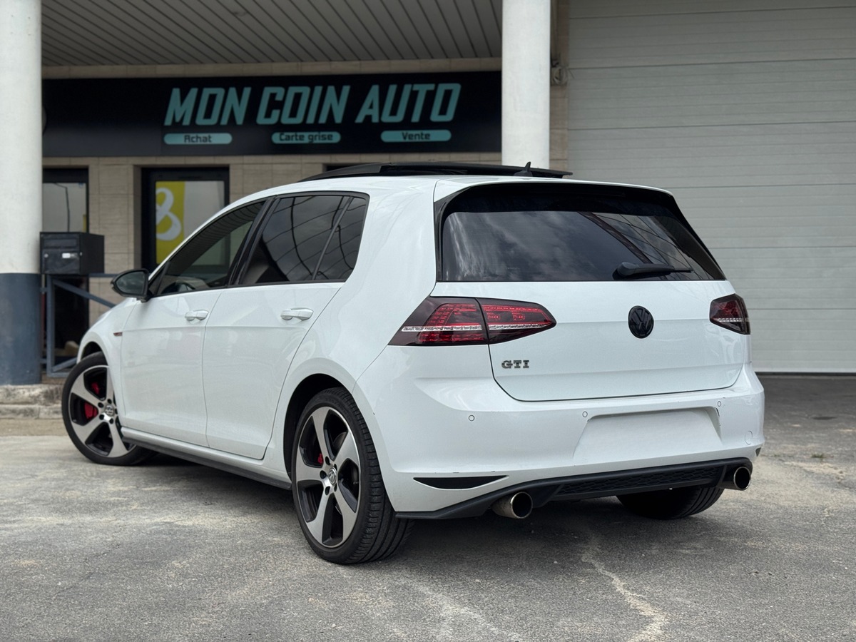 Volkswagen Golf 7 GTI 2.0 TFSI 230 cv BVM6 - Toit Ouvrant