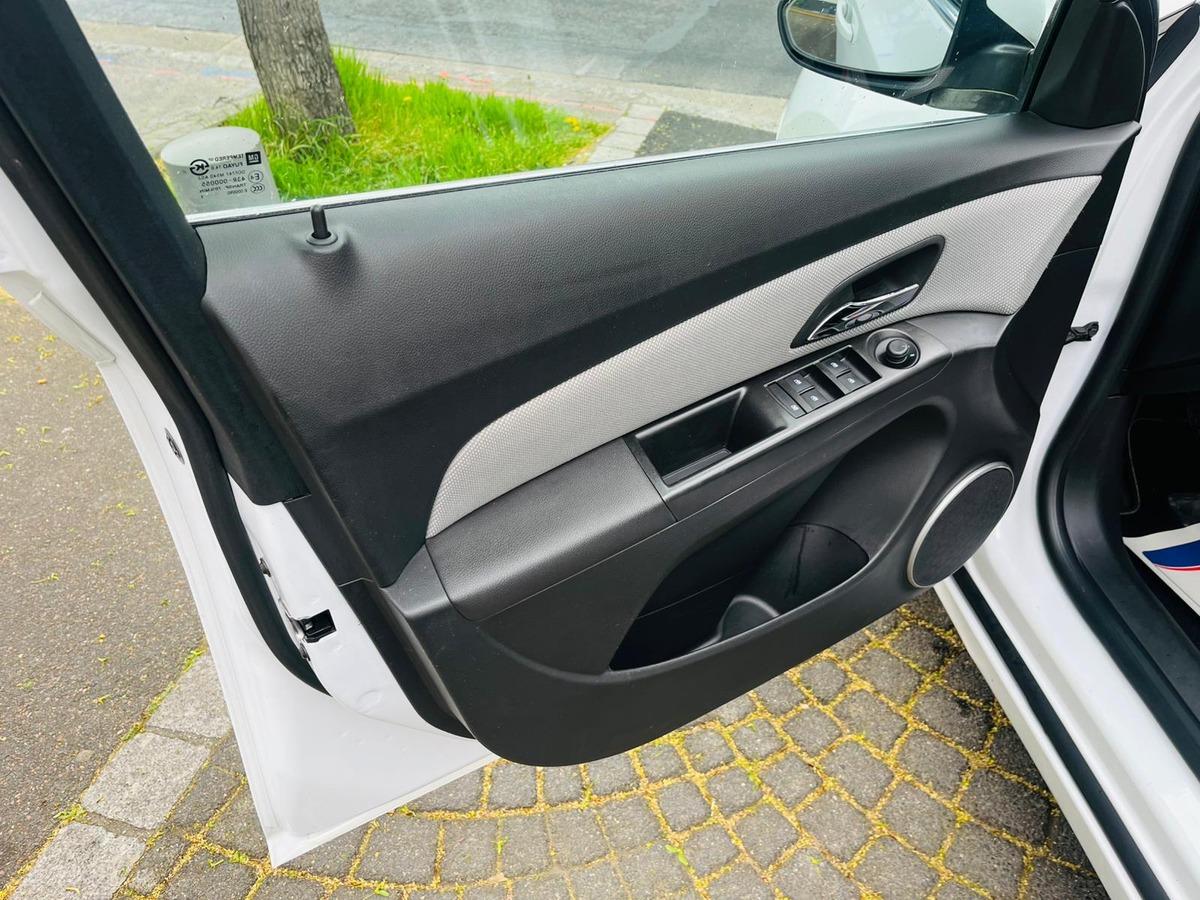 Chevrolet Cruze LT - 1.8 16V 140cv BV5 -  Crit' 1 / 3ème Main - Reprise Possible - 4xCB