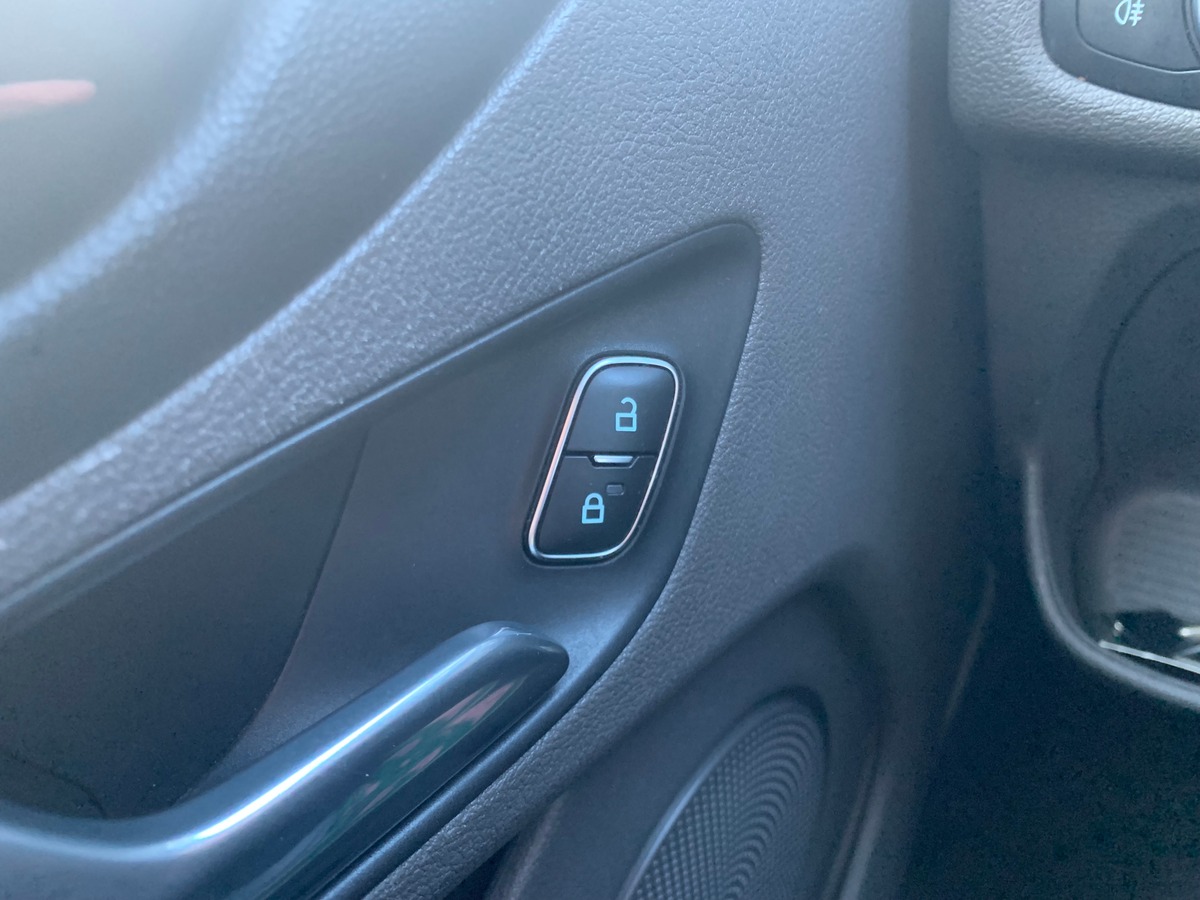 Ford TRANSIT CUSTOM 170 ch | 5 Places | TVA Récupérable