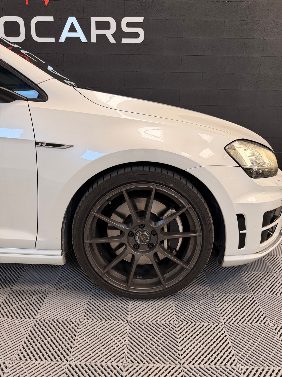 Volkswagen Golf 7 R 300 4 MOTION