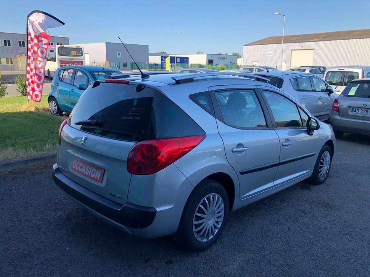 Peugeot 207 sw 1.6 hdi 16v 90 ch premium