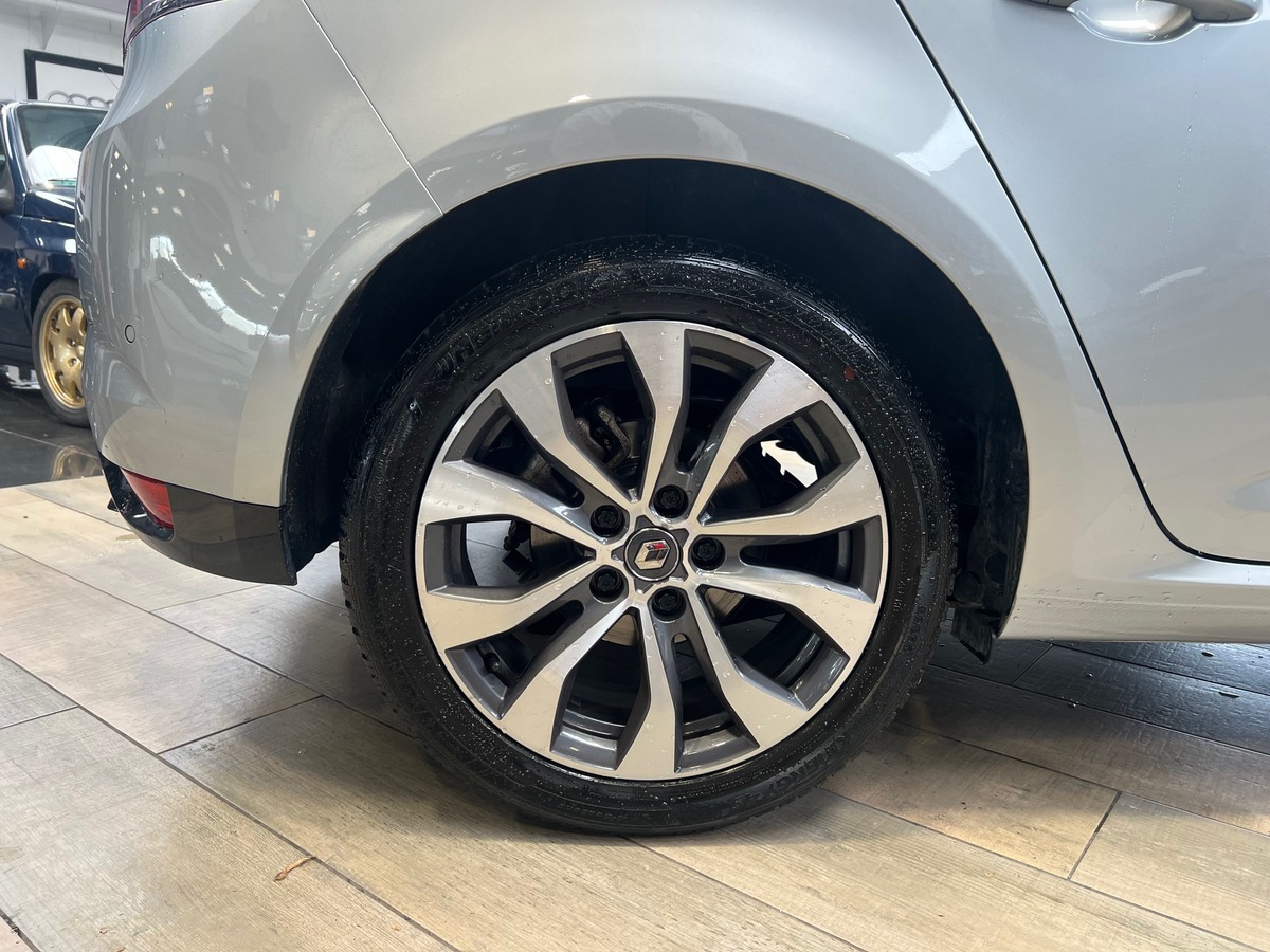 RENAULT Megane IV 1.5 BLUE DCI 115 INTENS /BOSE/HUD/