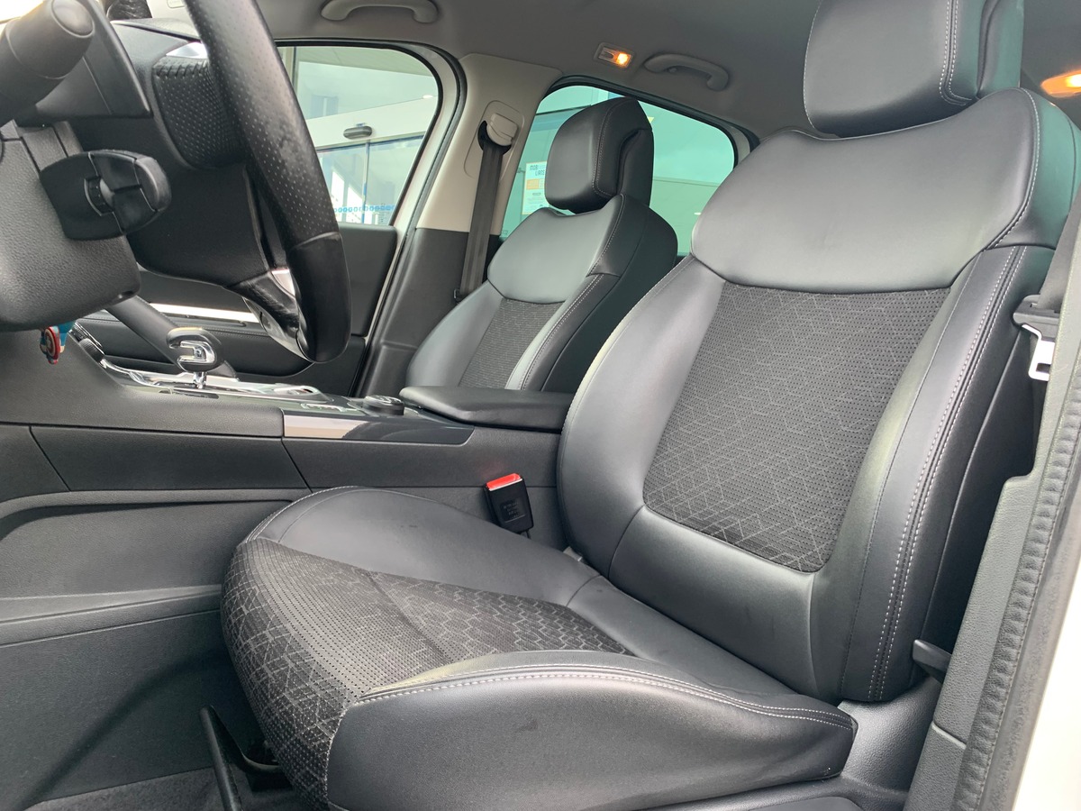 Peugeot 3008 200 ch | 2.0 e-HDi HYbrid4 Pack ETG6 + Electric | GPS | Bluetooth | Régulateur vitesse