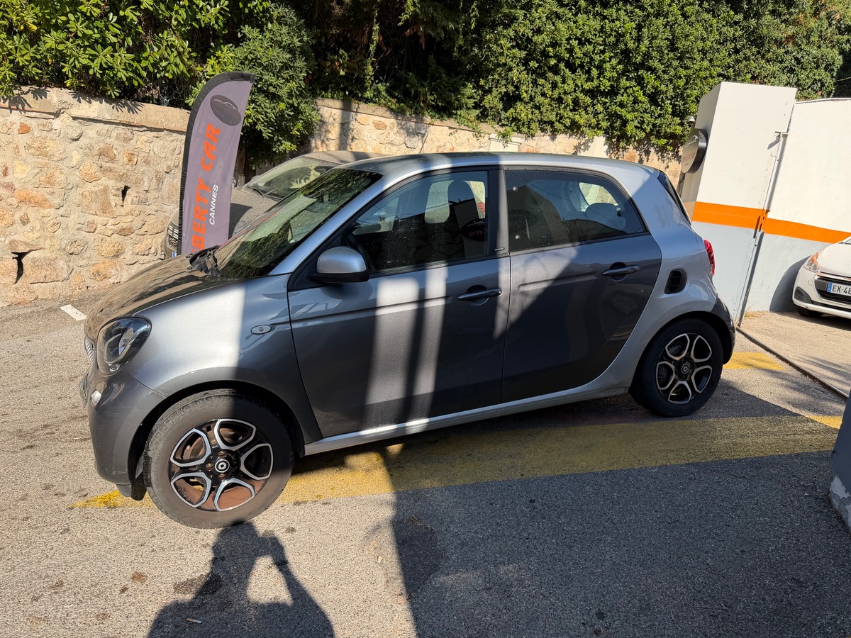 Smart Forfour 90CV / Prime / GPS/ 1er main / Km réel / intérieur Cuir