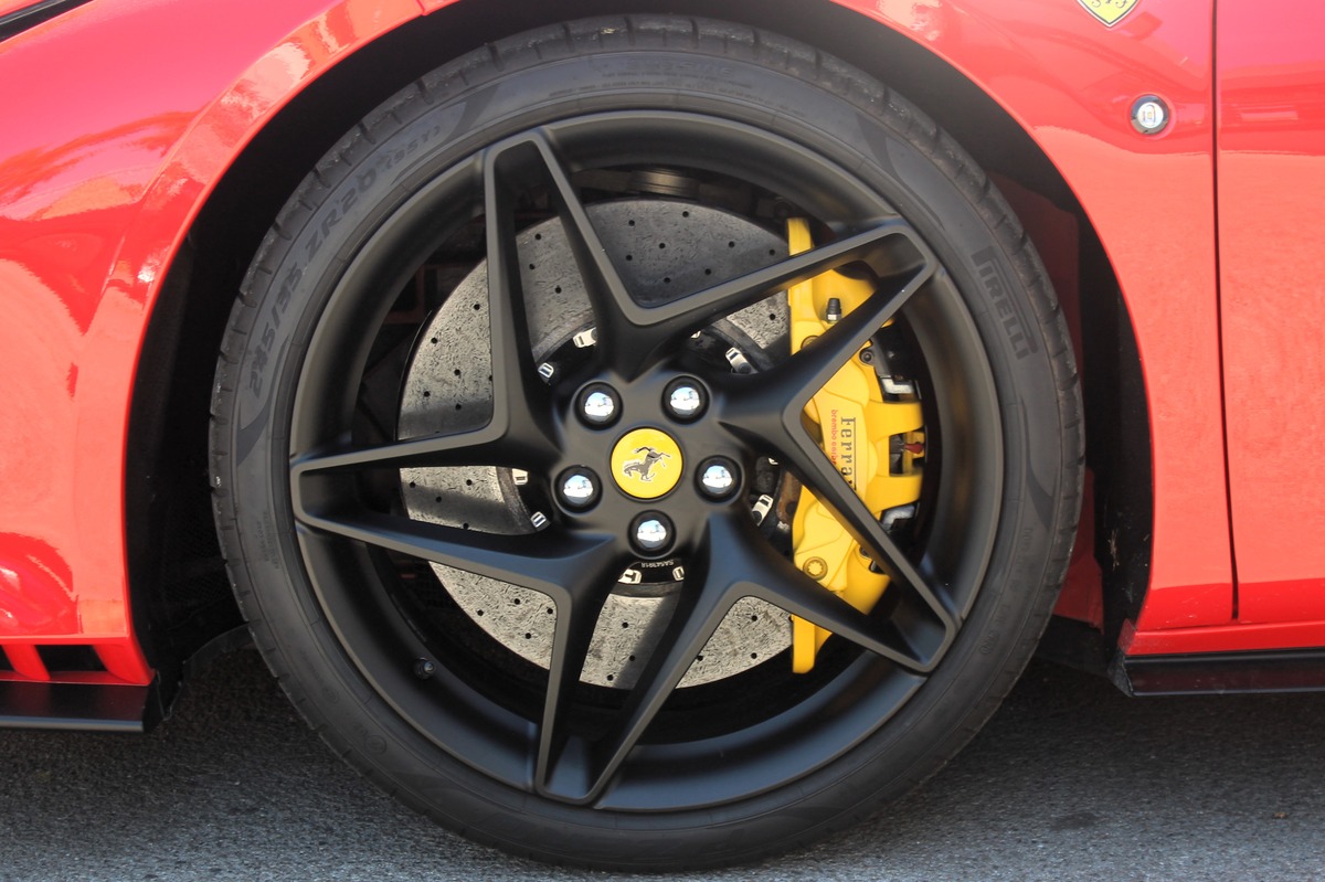 Ferrari F8 Tributo COUPE 3.9 DCT V8 BiTurbo 720 ch 1ère MAIN  ROSSO SCUDERIA - ORIGINE FRANCE