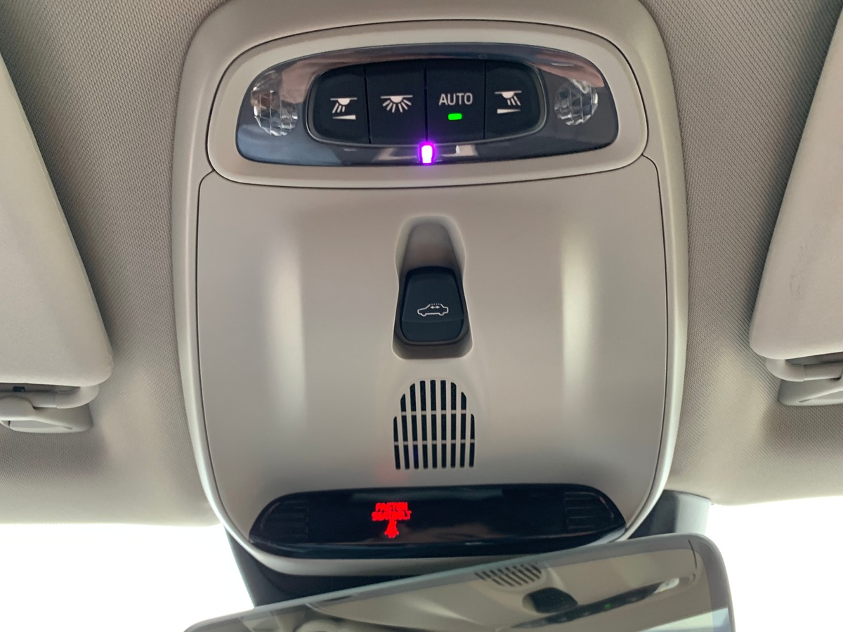 Volvo V40 Cross Country 150 ch | Toit panoramique | Cuir | GPS | Régulateur de vitesse