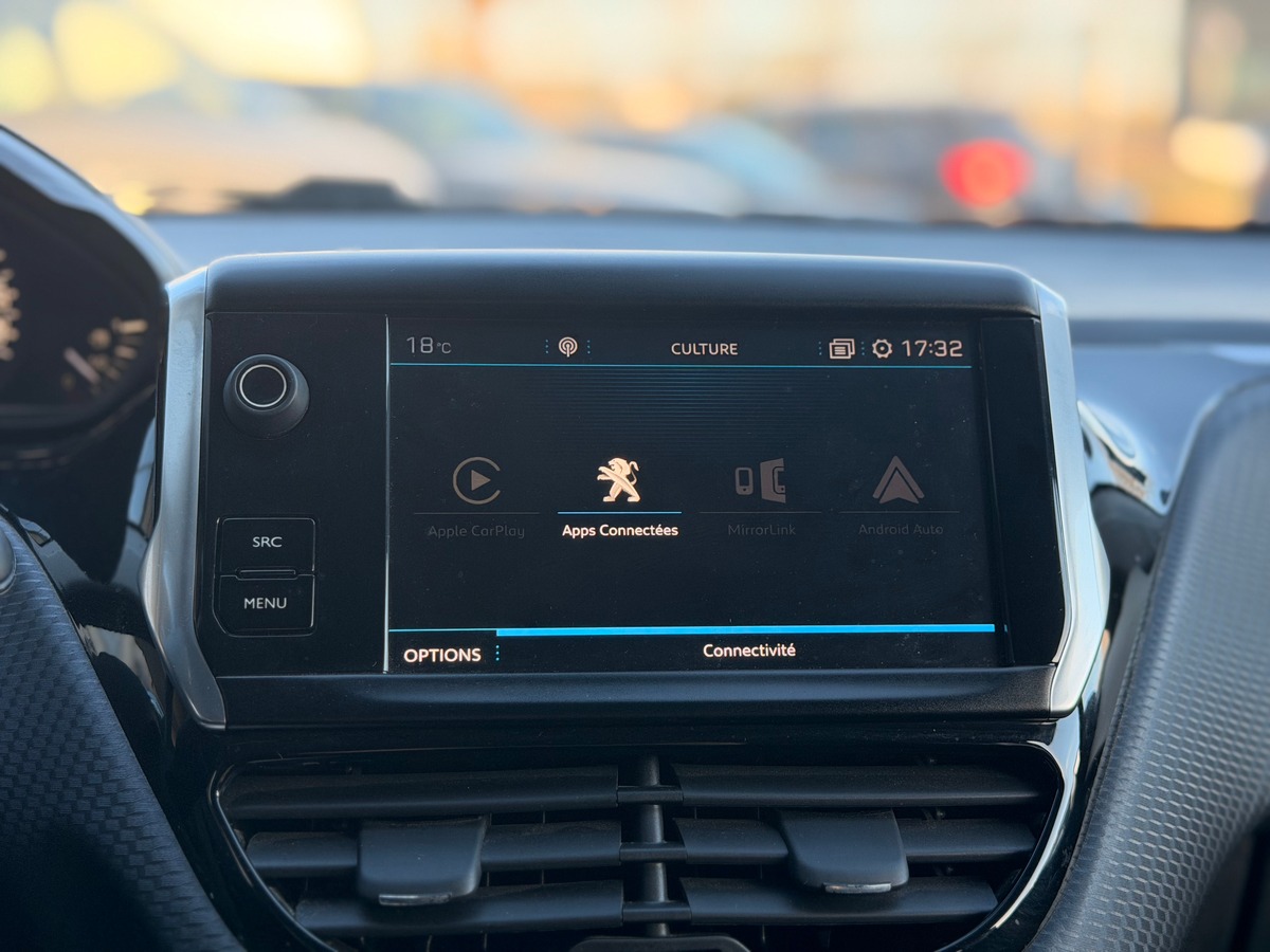 Peugeot 208 Allure 1.2 110 cv BVM5 - Distribution OK / 1ère main