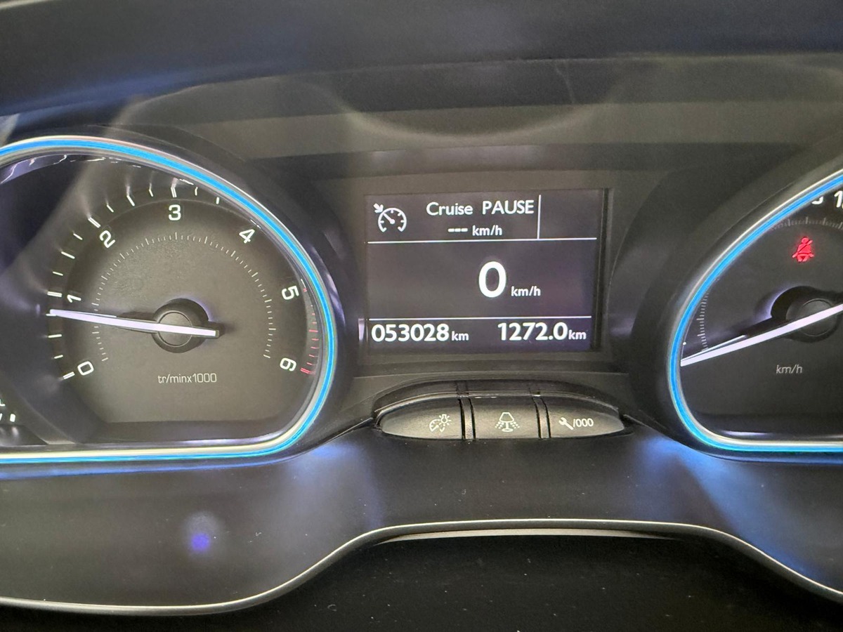 Peugeot 2008 1.6 e-hdi 115 ALLURE