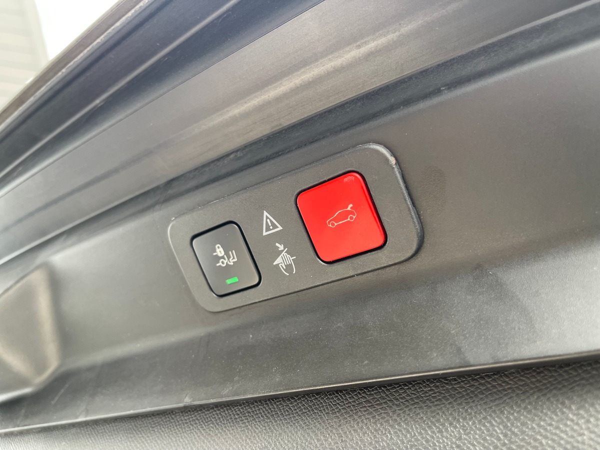 Peugeot 5008 Gt Line 1.5 BlueHDi EAT8 130 cv Boîte auto - Toit ouvrant / Audio FOCAL