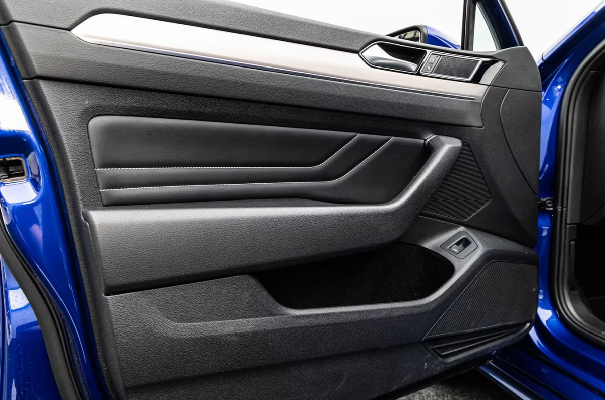 Volkswagen Passat SW VIII 2.0 TDI EVO 200ch R-Line 4Motion DSG7 Bleu Lapiz Attelage