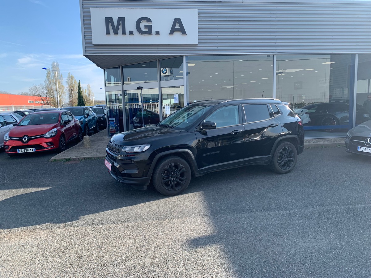 Jeep Compass 130 | (2) 1.6 MJET | Night Eagle | Attelage | GPS | Régulateur vitesse | Apple car Play