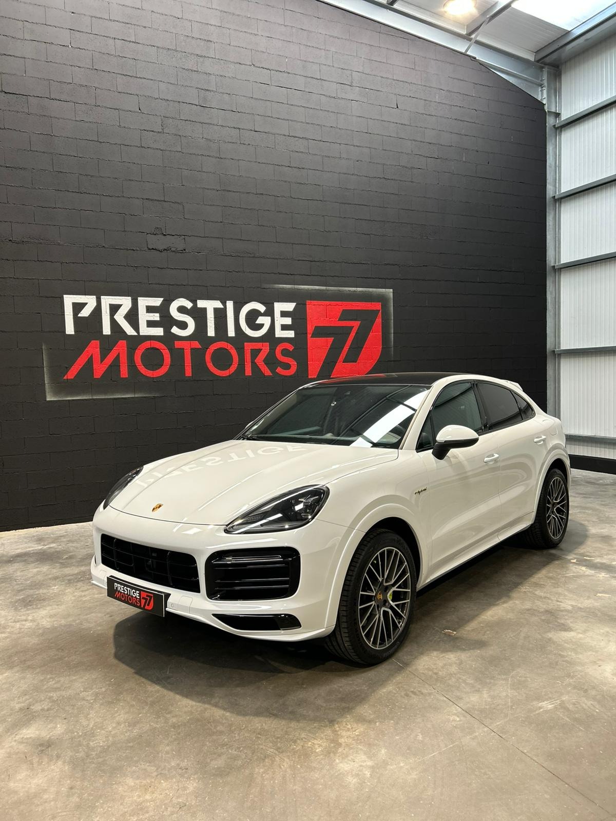 Porsche Cayenne E-Hybrid Coupé Platinum Edition 462 Chevaux