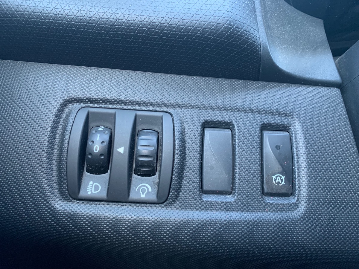 RENAULT Clio IV 90 ch | GPS | Régulateur de vitesse | Climatisation | Bluetooth | Démarrage sans clé