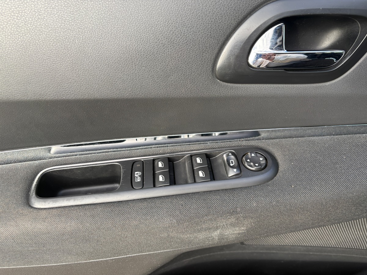 Peugeot 3008 1.6 hdi - 115CH - 6CV