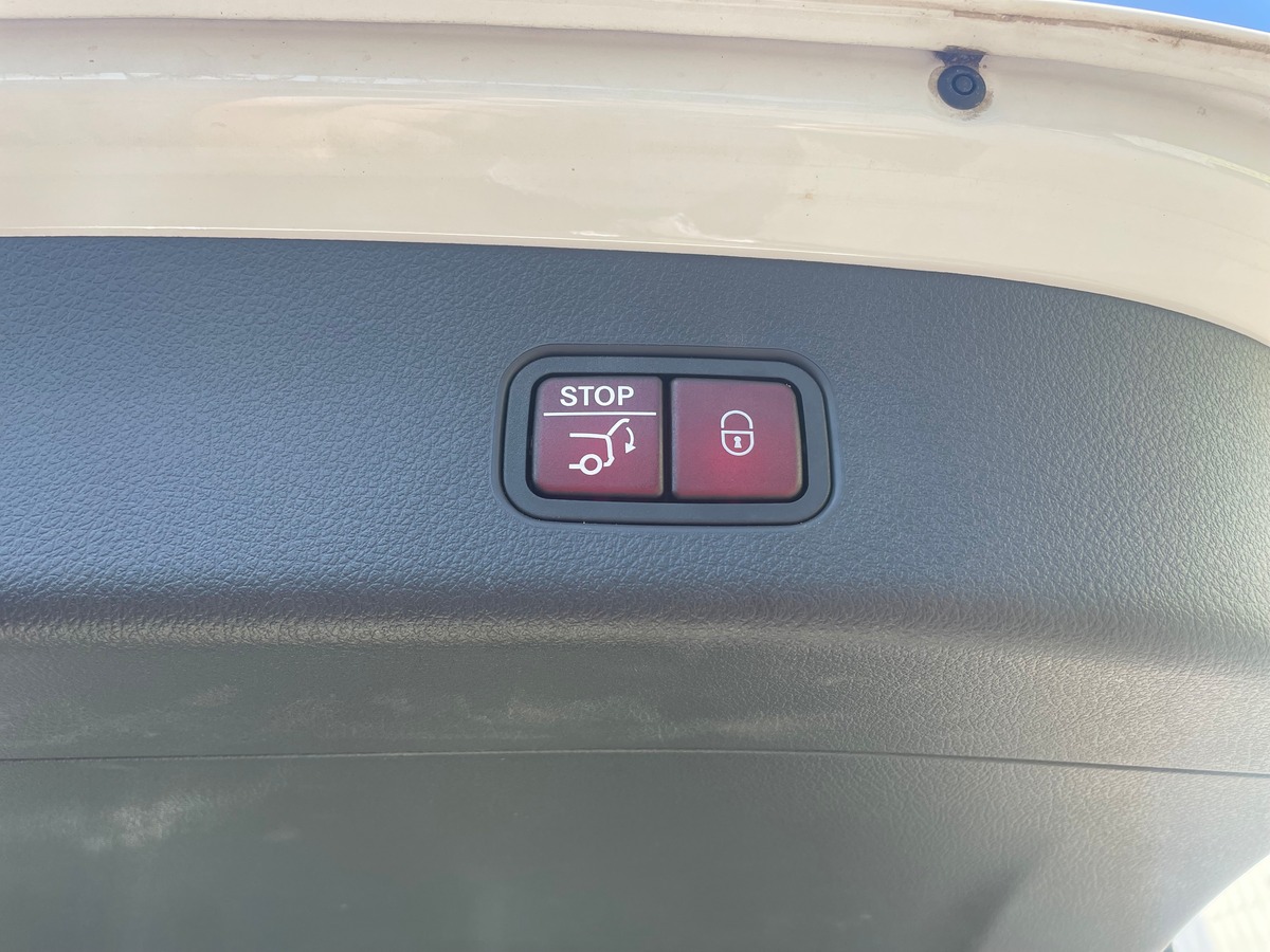 Mercedes-Benz Classe GLC 220D 2.0 197CV TVA RECUPERABLE-CARPLAY-TOIT OUVRANT-SIEGE CHAUFFANT-AMG LINE