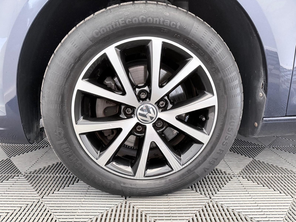 Volkswagen Touran 1.6 TDI 105  TRENDLINE 7 PLACES  PREMIERE MAIN