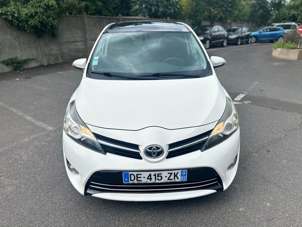 Toyota Verso D-4D 126 4X  sans frais CBLue
