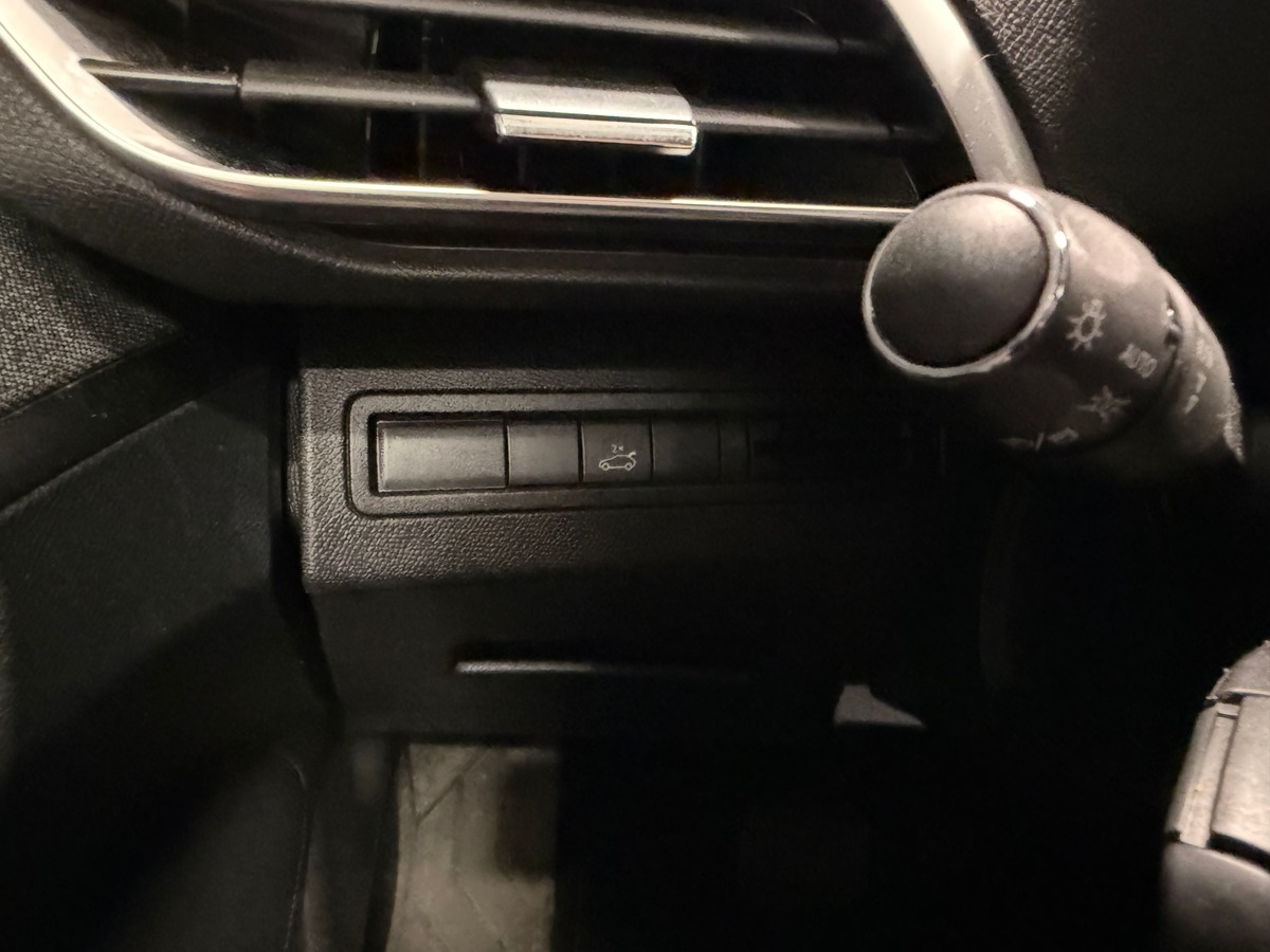 Peugeot 3008 1.5 hdi Allure Cock Pit / Hayon Electrique / Carplay Android / Caméra de Recul