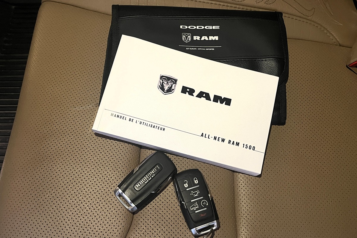 Dodge RAM CREW CAB 1500 5.7 V8 396 ch LARAMIE EDITION LONGHORN / RAM BOX / CARPLAY / ATTELAGE / E85